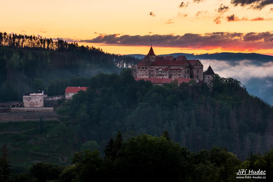 Červánky nad Pernštejnem