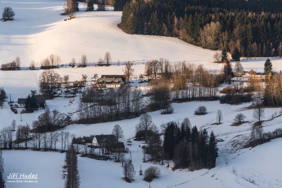 Chaloupky ve svahu