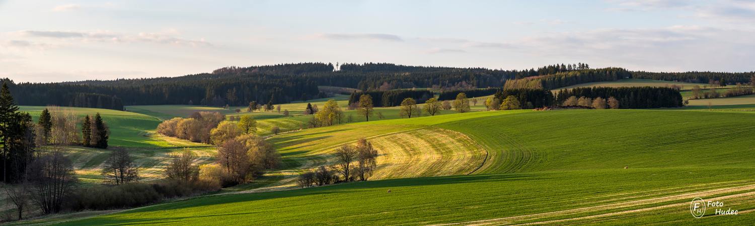 Jarní panorama Líseckého potoka