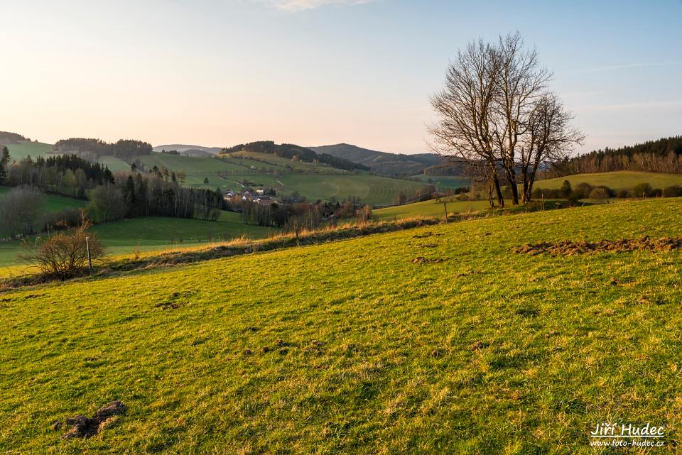 Jarní večer nad Pavlovicemi