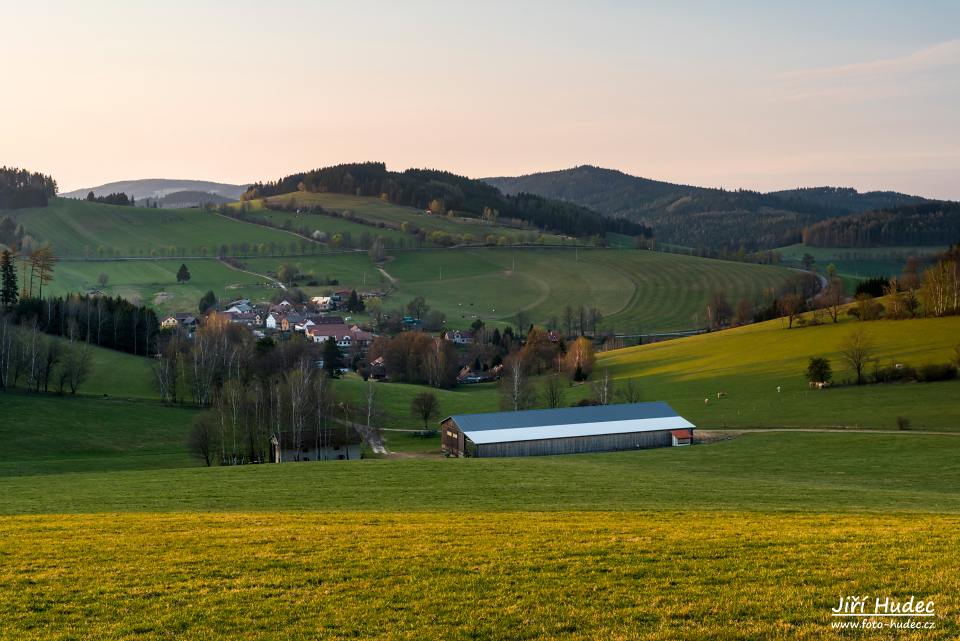 Jarní večer nad Pavlovicemi 3