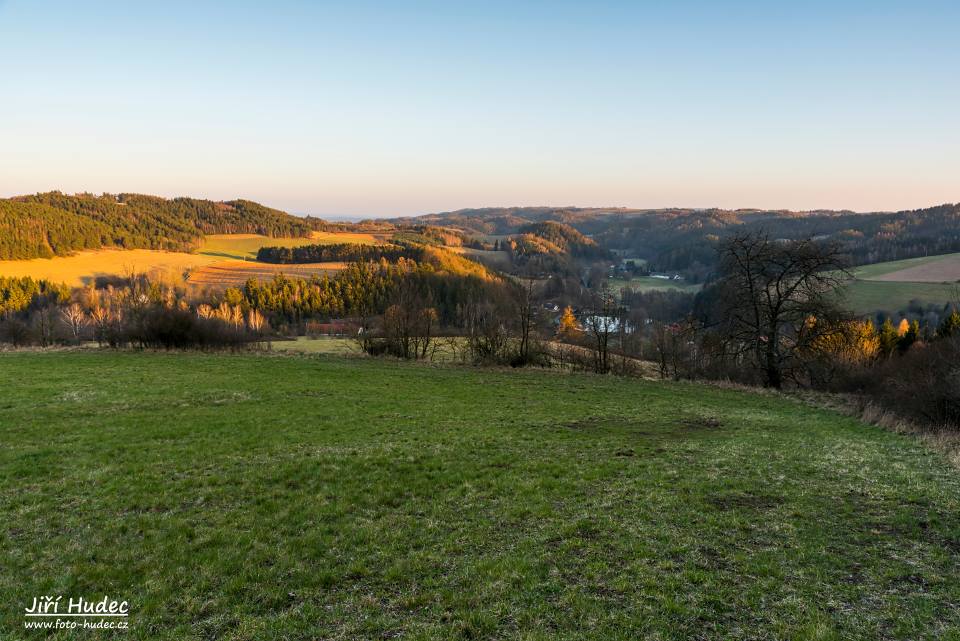 Jarní večer nad údolím Křetínky