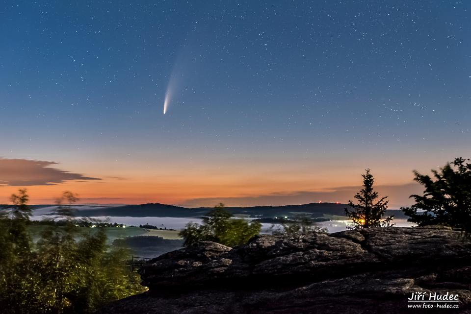 Kometa Neowise nad Paseckou skálou 2