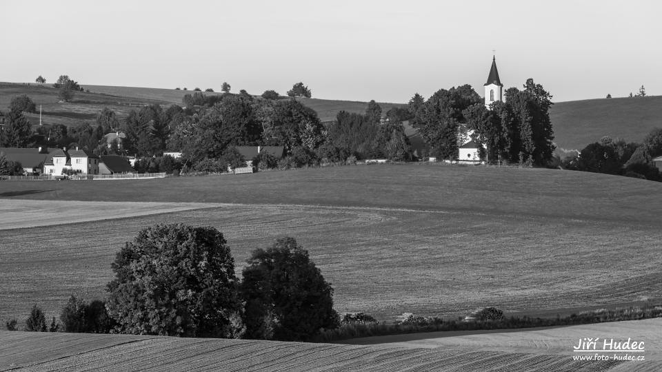 Kostel sv. Mikuláše v Lísku černobílý