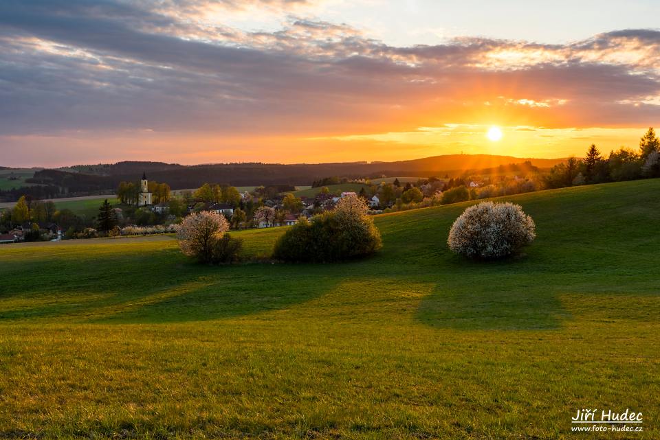 Kouzelný západ slunce nad Lískem