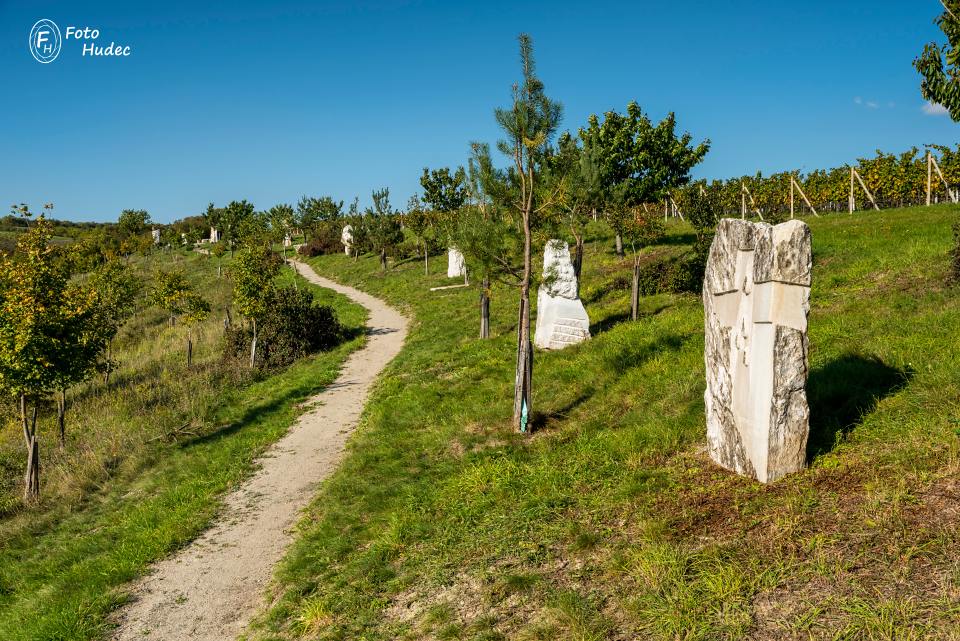 Křížová cesta ve viniční trati Svidrunk