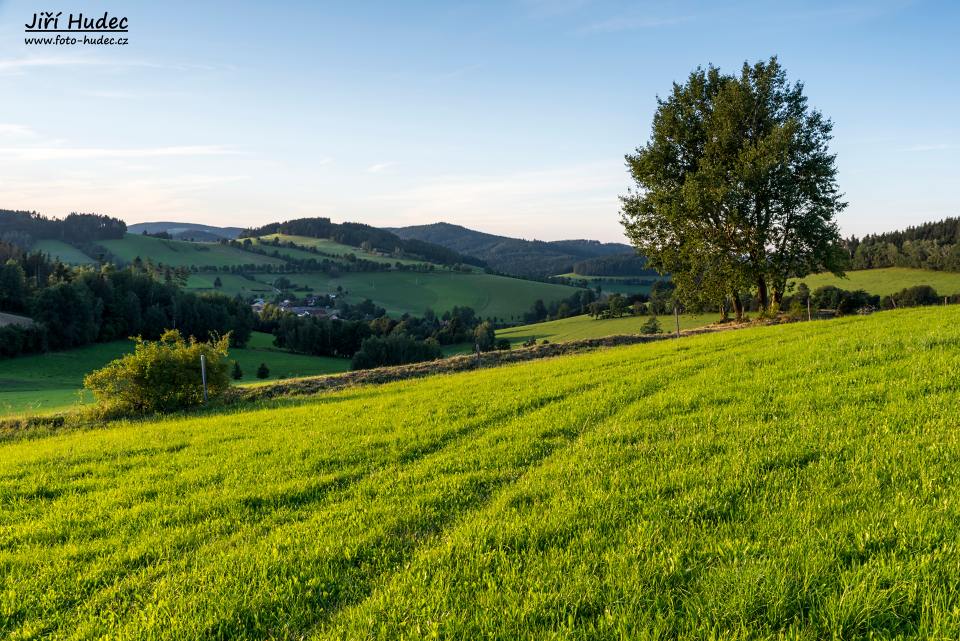 Letní podvečer nad Jimramovskými Pavlovicemi