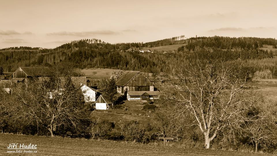 Moravecké Janovice v černobílé