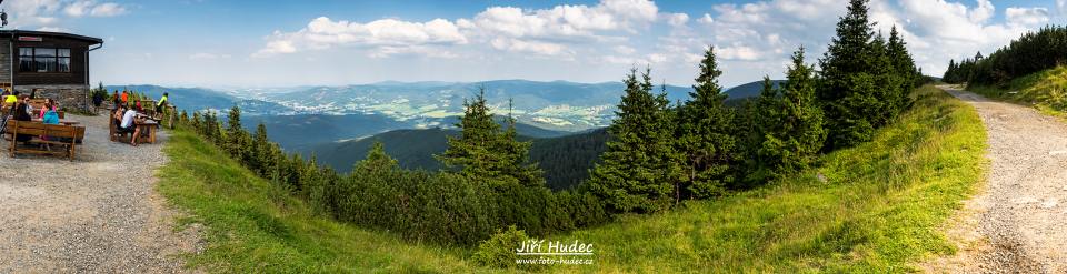 Panoramatický výhled ze Šeráku