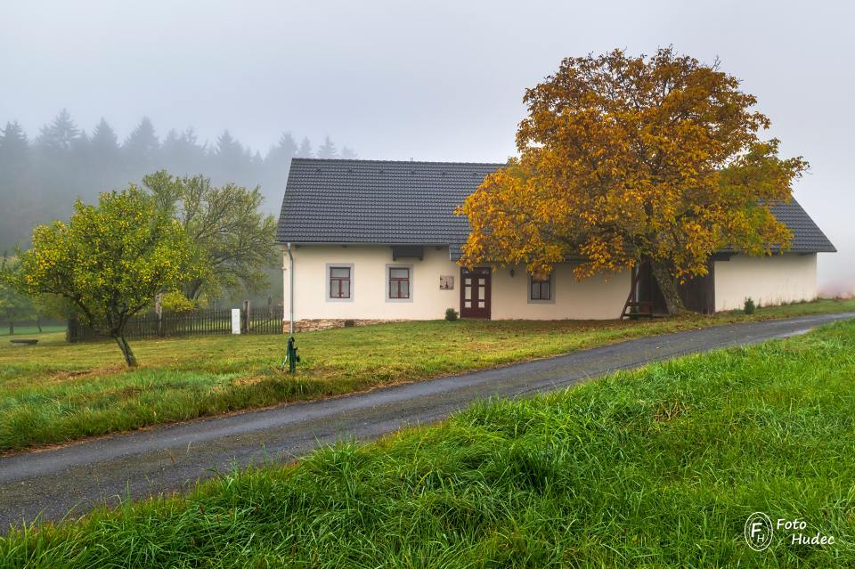 Podzimní chaloupka na Malém Lísku