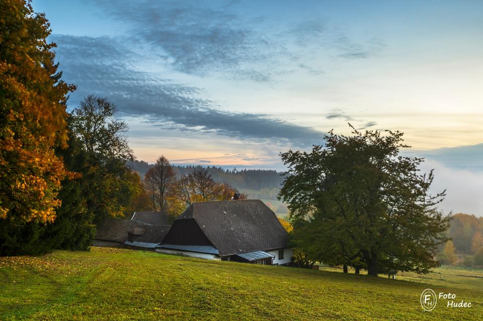 Podzimní chaloupka na Zadním Koníkově