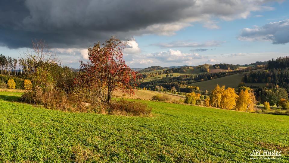Podzimní pohled k Jimramovským Pavlovicím