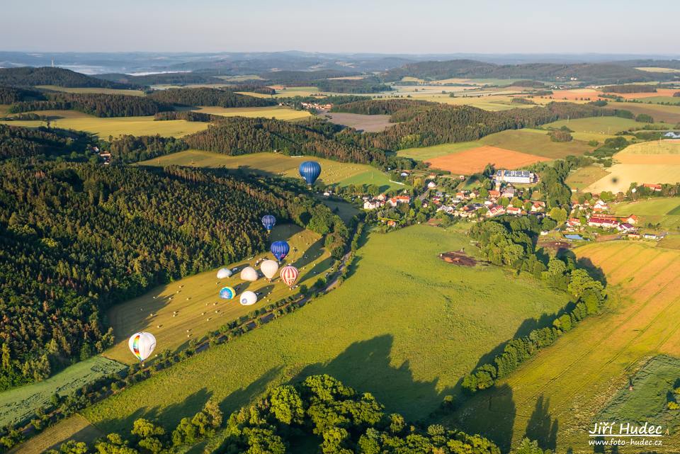 Start balónů u Chotilska