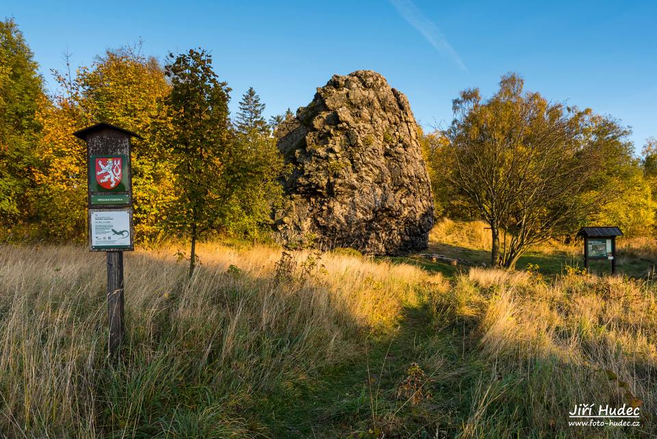 Vávrova skála při západu slunce.