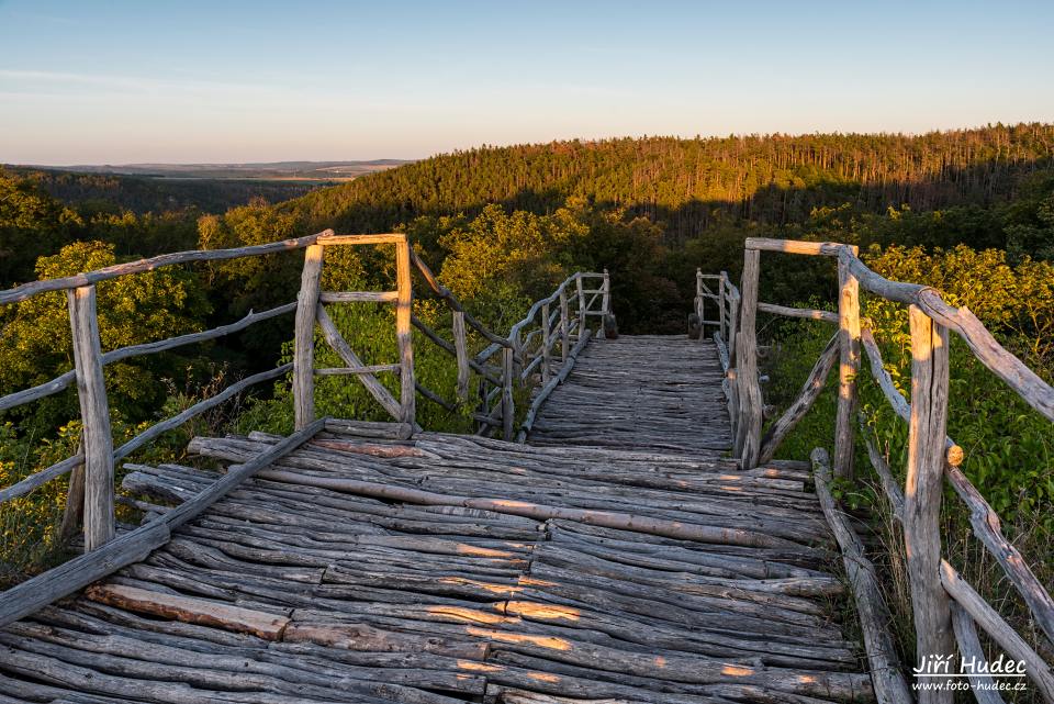 Večer na vyhlídkové terase hradu Templštejn