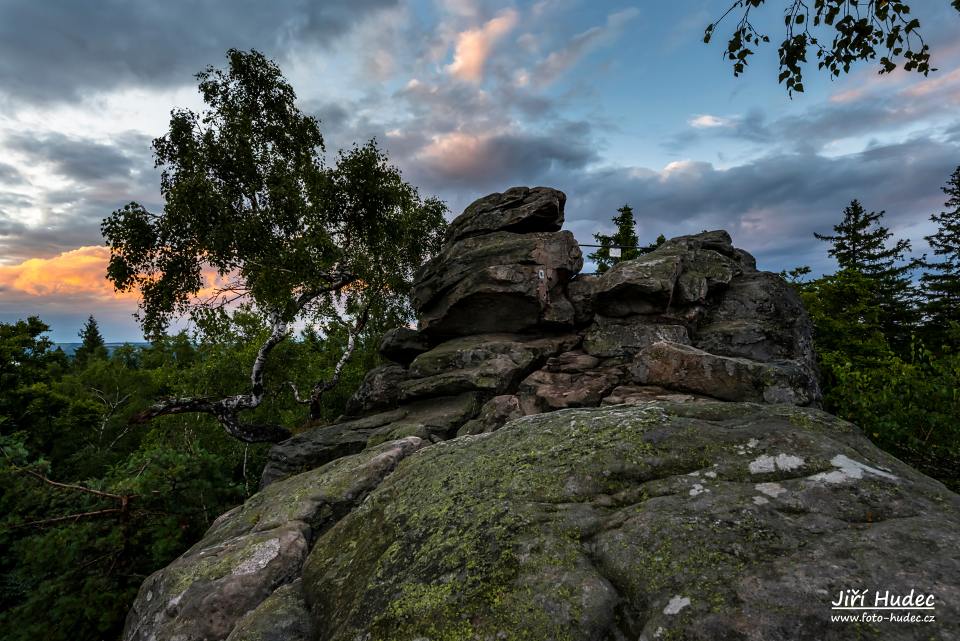 Vrchol Devíti skal při západu slunce