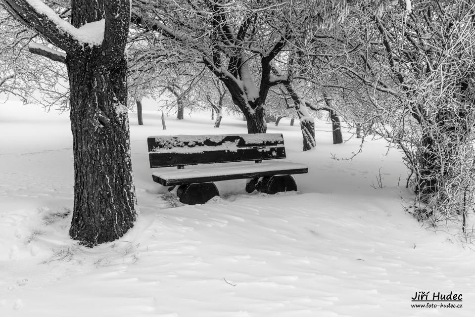 Zimní lavička