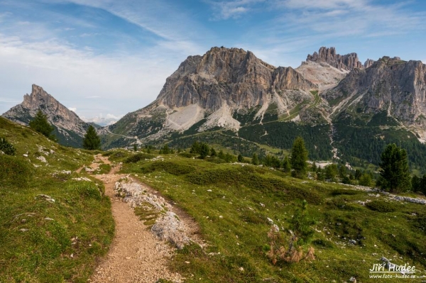 K sedlu Passo di Falzarego 2