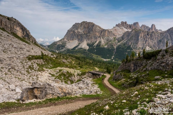 K sedlu Passo di Falzarego