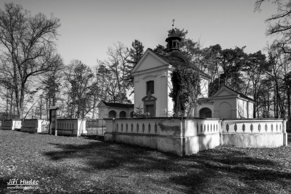 Kaple sv. Rodiny - Černá Hora 1