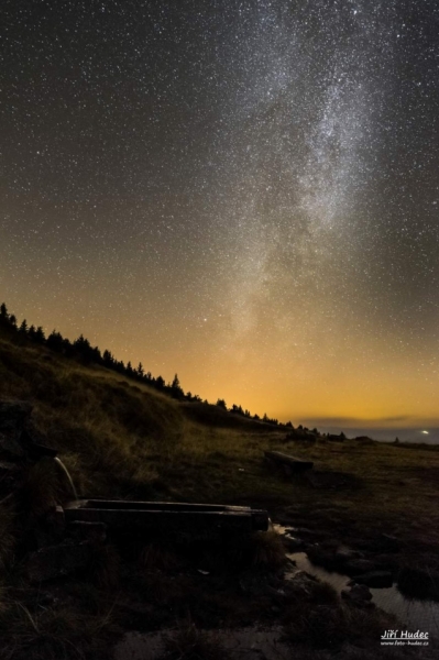 Mléčná dráha nad Rennerovou studánkou