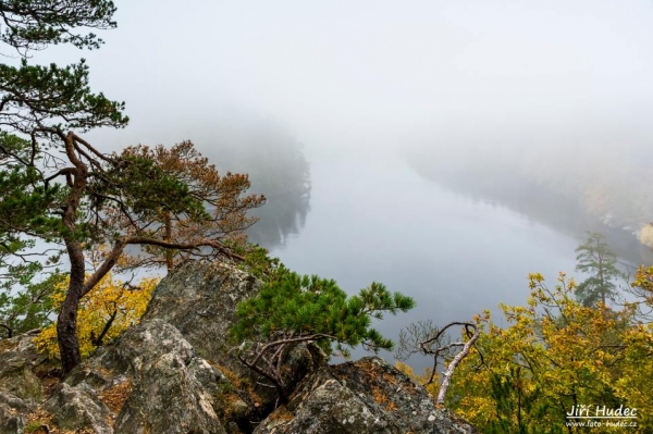 Mlhavé ráno na Kozlovských skalách 4