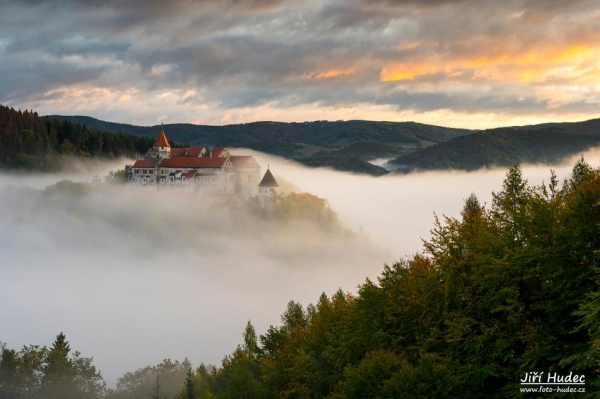 Pernštejn v obležení mlhy 3