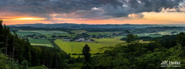 Ranní dramatické nebe nad Lanškrounskou...