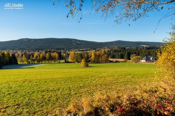 Ranní vyhlídka nad Českými Milovy